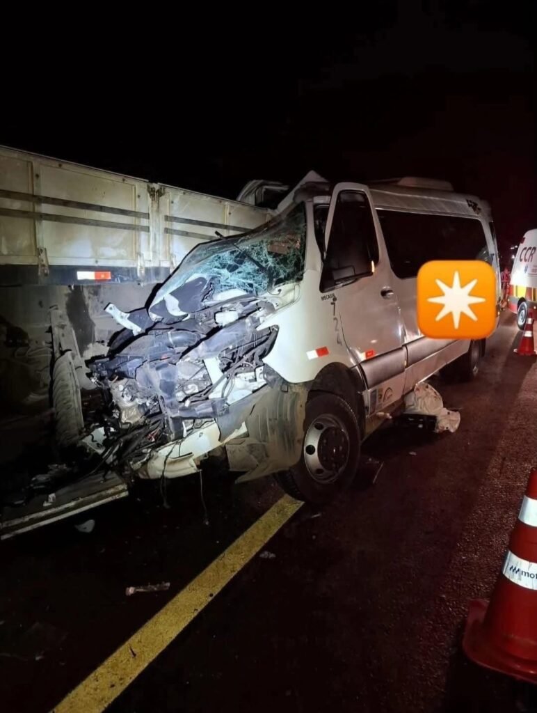 Professora morre e 14 pessoas ficam feridas em acidente com van de estudantes em Soledade (RS) 4