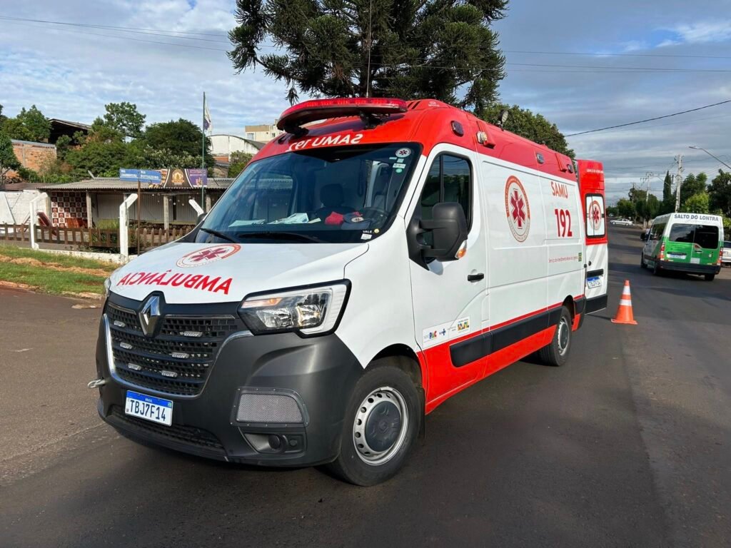 SANTA IZABEL DO OESTE: ACIDENTE ENTRE CARRO E MOTOCICLETA DEIXA JOVEM FERIDO 9