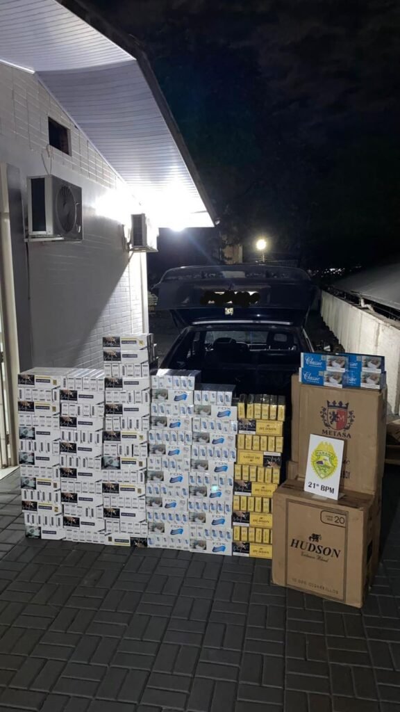 Veículo Carregado com Cigarros Contrabandeados é Abandonado Após Fuga em Santa Izabel do Oeste 8
