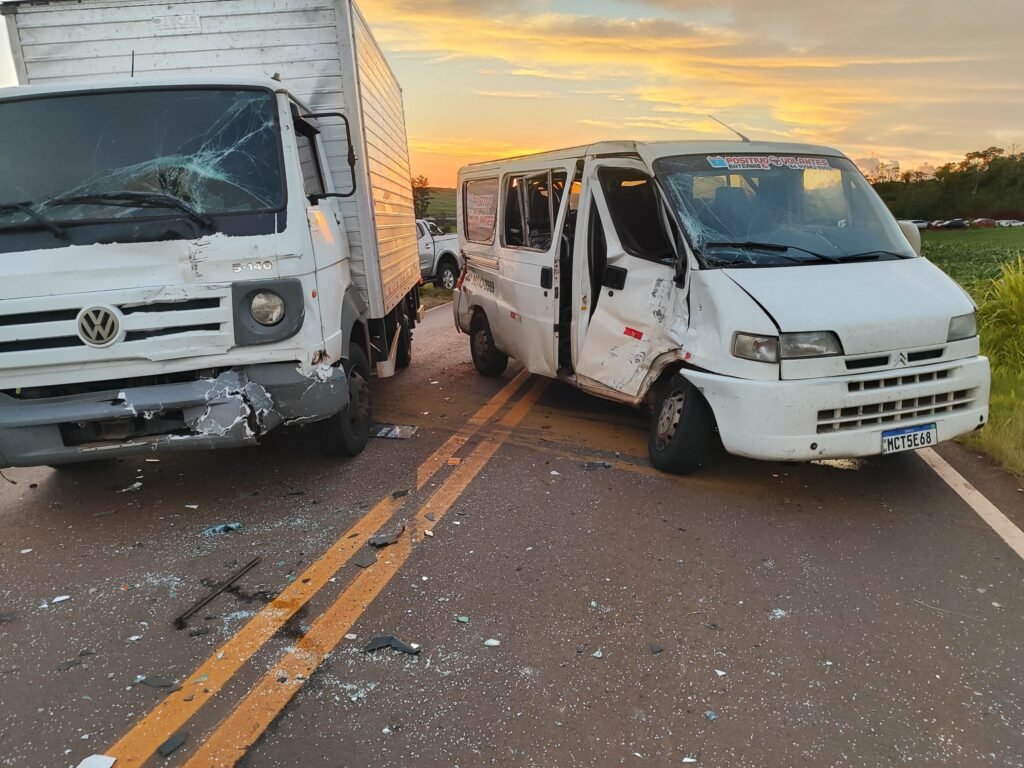 Quedas do Iguaçu: Acidente envolvendo três veículos é registrado na PR-473 7